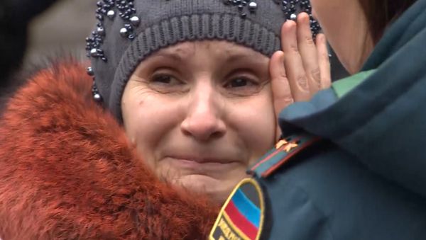 Родственники горняков приехали на шахту в Донецке, где произошел взрыв