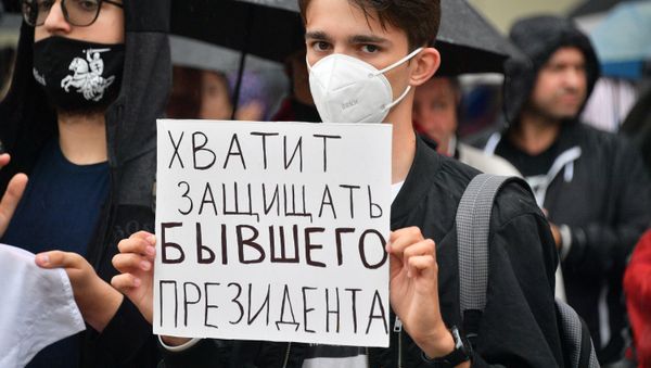Участники акции протеста на проспекте Независимости в Минске