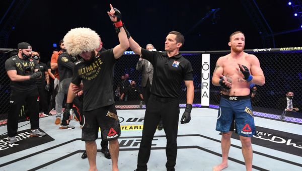 Хабиб Нурмагомедов защитил титул чемпиона UFC в легком весе Хабиб Нурмагомедов защитил титул чемпиона UFC в легком весе