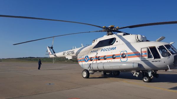 На поиски пропавших людей с танкера в Азовском море направили вертолет МЧС