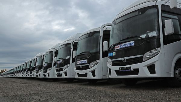 Москва подарила Крыму сотни новых автобусов