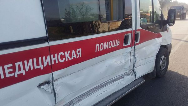 В Севастополе автомобиль скорой помощи попал в аварию