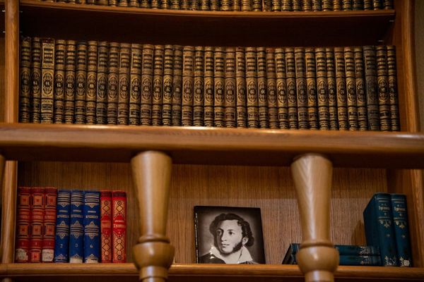 Библиотеку собирали более ста лет, часть фонда – личная коллекция профессоров, стоявших у истоков университета.