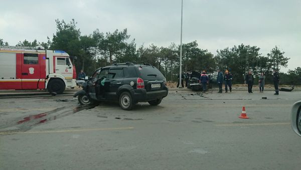 В Севастополе столкнулись два внедорожника: водители в больнице