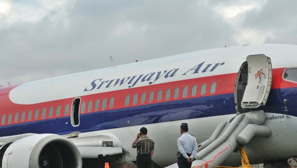 Боинг 737-300 индонезийской авиакомпании Sriwijaya Air. Архивное фото Боинг 737-300 индонезийской авиакомпании Sriwijaya Air. Архивное фото