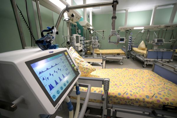 Первый стационар-трансформер для пациентов с коронавирусом в Санкт-Петербурге