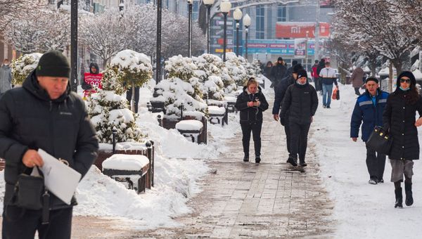Снег в центре Симферополя