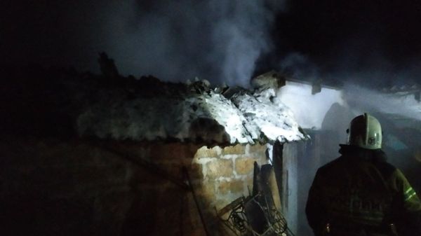 В с. Красное ликвидирован пожар площадью 28 кв.м. на территории частного домовладения В с. Красное ликвидирован пожар площадью 28 кв.м. на территории частного домовладения