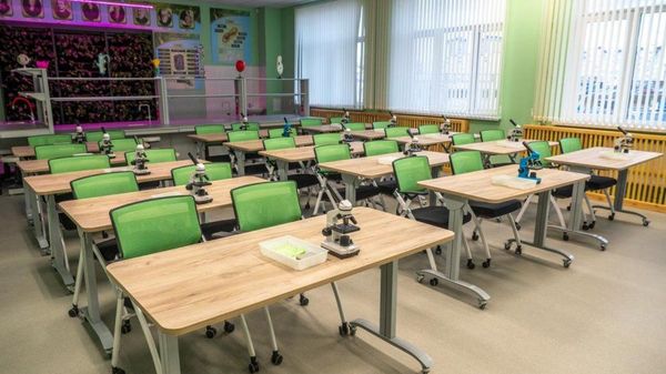 В Севастополе открывается первая школа с электронными учебниками