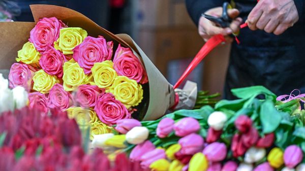 Продажа цветов накануне 8 марта