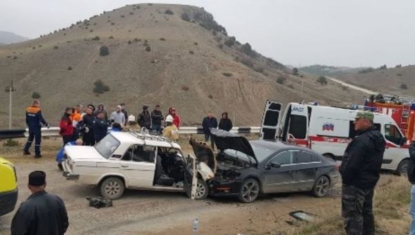 На трассе под Судаком три человека пострадали в ДТП