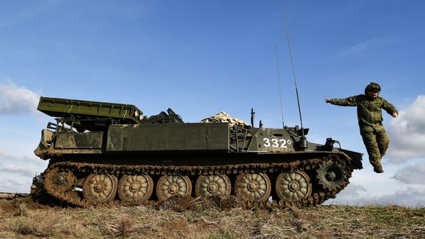 Тактические учения зенитного ракетного полка в Крыму