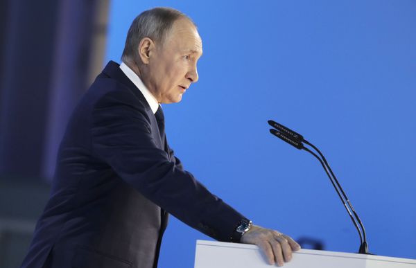 Новые выплаты и жесткий ответ провокаторам: главное из послания Путина