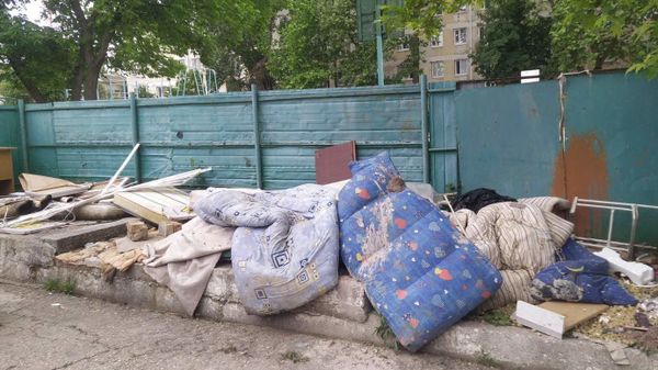 Как убирают мусор в столице Крыма: было