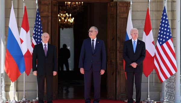Встреча президентов России и США В. Путина и Дж. Байдена в Женеве Встреча президентов России и США В. Путина и Дж. Байдена в Женеве