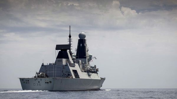 The Royal Navy Type 45 Destroyer, HMS Defender/Эсминец Королевского флота Тип 45, HMS Defender