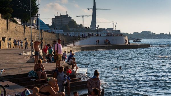 На севастопольской набережной