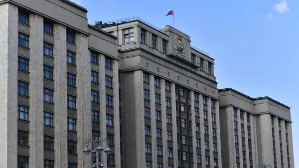 Здание Государственной Думы РФ в Москве