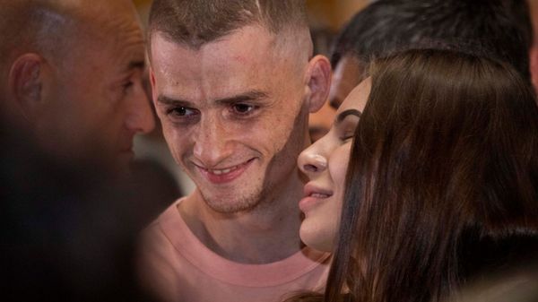 Олимпийца Глеба Бакши встречают в аэропорту Симферополя Олимпийца Глеба Бакши встречают в аэропорту Симферополя