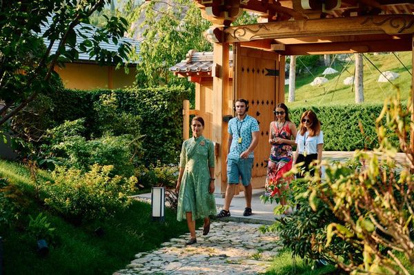 Парк Дримвуд и Японский сад на территории отеля Mriya Resort & SPA