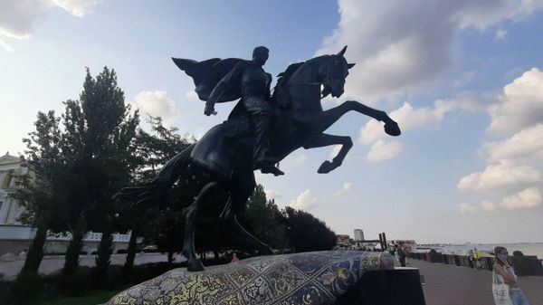 В Феодосии неизвестные повредили памятник генералу Котляревскому - отломили саблю