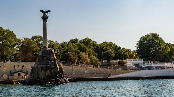 Севастополь, памятник затопленным кораблям