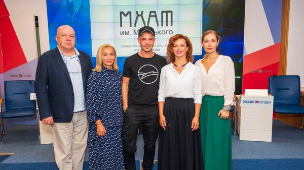 Олег Михайлов, Мария Кубланова, Сергей Глазков, Алиса Гребенщикова и Ирина Линдт