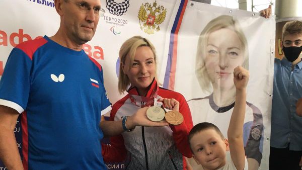 Виктория Сафонова с сыном