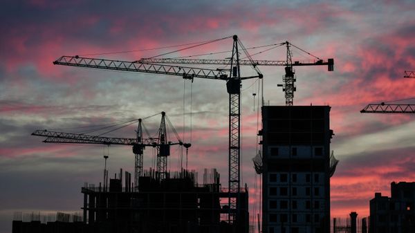 Строительство жилого комплекса в Симферополе.