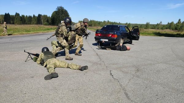 Украинские силовики провели  учения у границы с Россией