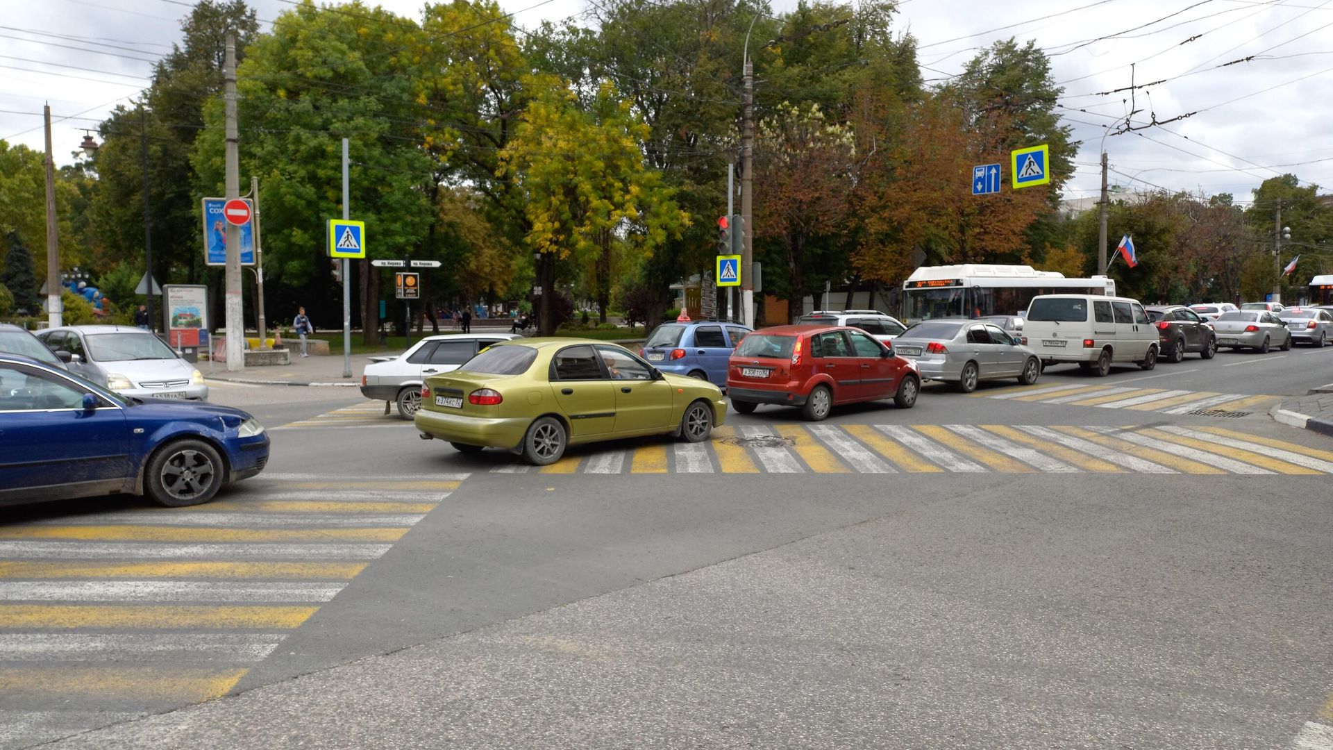 Пробки в Симферополе - РИА Новости, 1920, 23.09.2021