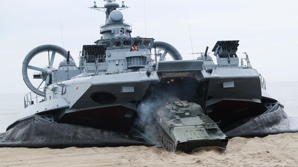 Малый десантный корабль на воздушной подушке Евгений Кочешков проекта 12322 Зубр 