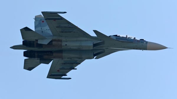 Истребитель Су-27 