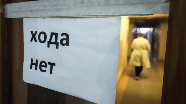 Работа медиков в красной зоне Ставропольского краевого госпиталя для ветеранов войн