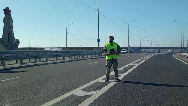 Антиковидный контрольный пост на въезде в Севастополь