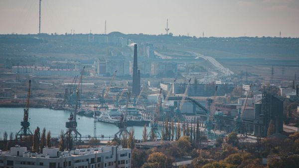 Керчь. Порт. Судовые краны