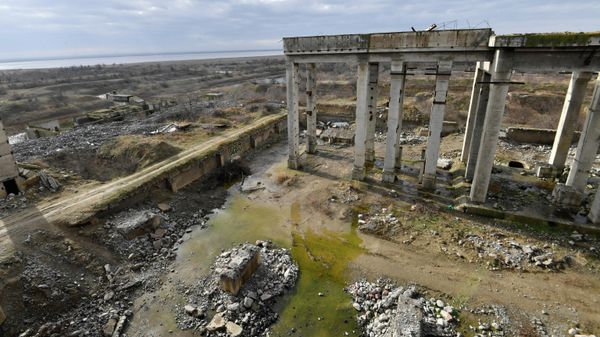 Заброшенная Крымская атомная электростанция вблизи города Щелкино в Крыму