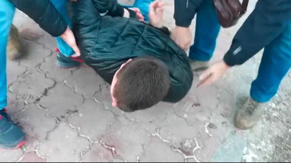 В Коктебеле задержали бывшего чиновника местной администрации, его обвиняют в получении взятки. Скриншот видео УФСБ по РК