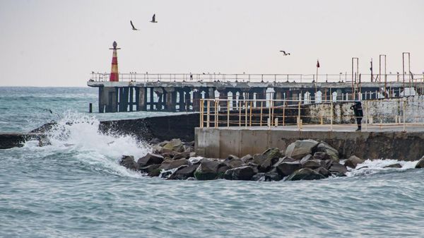 Штормящее море в Алуште
