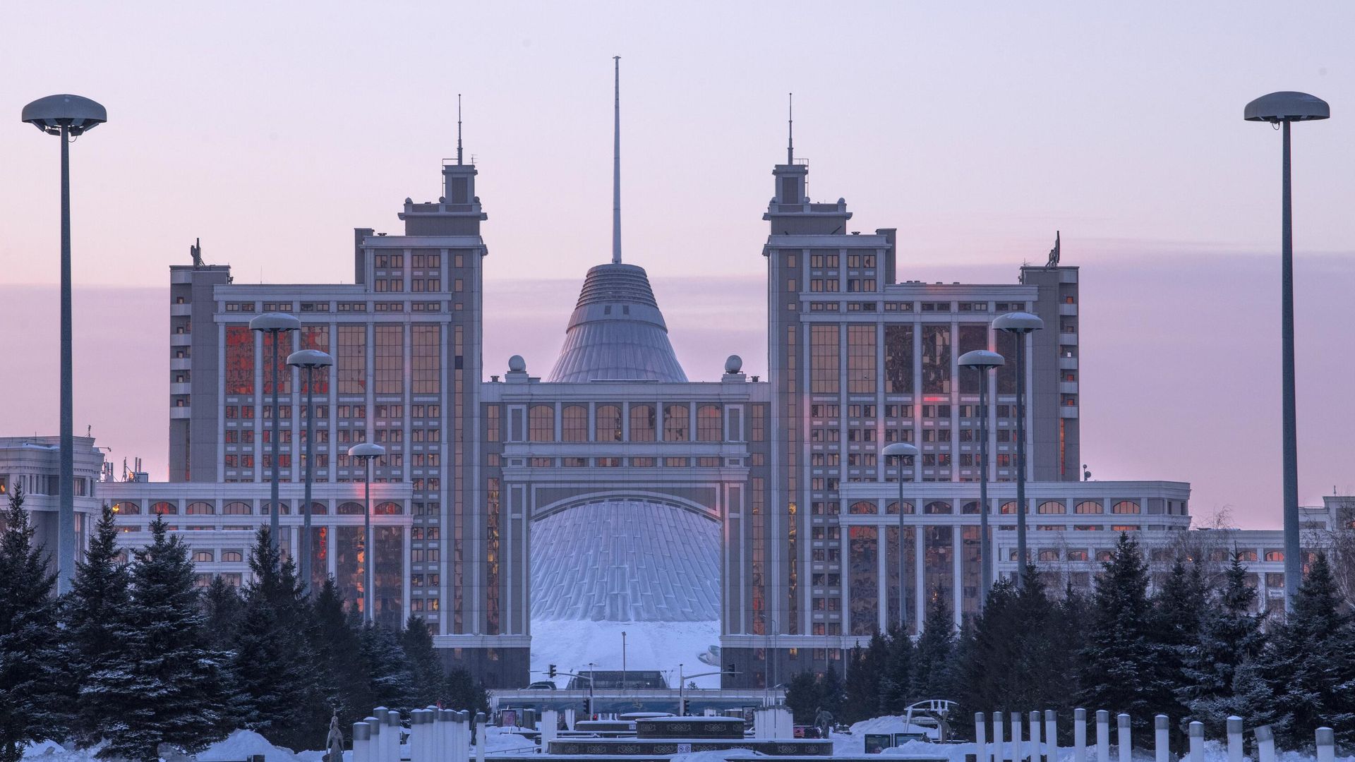 Здание АО Национальная компания КазМунайГаз в Нур-Султане - РИА Новости, 1920, 11.01.2022