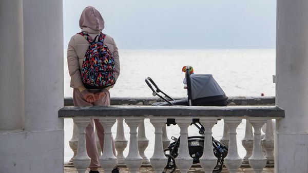 Прогулка с ребёнком на свежем воздухе