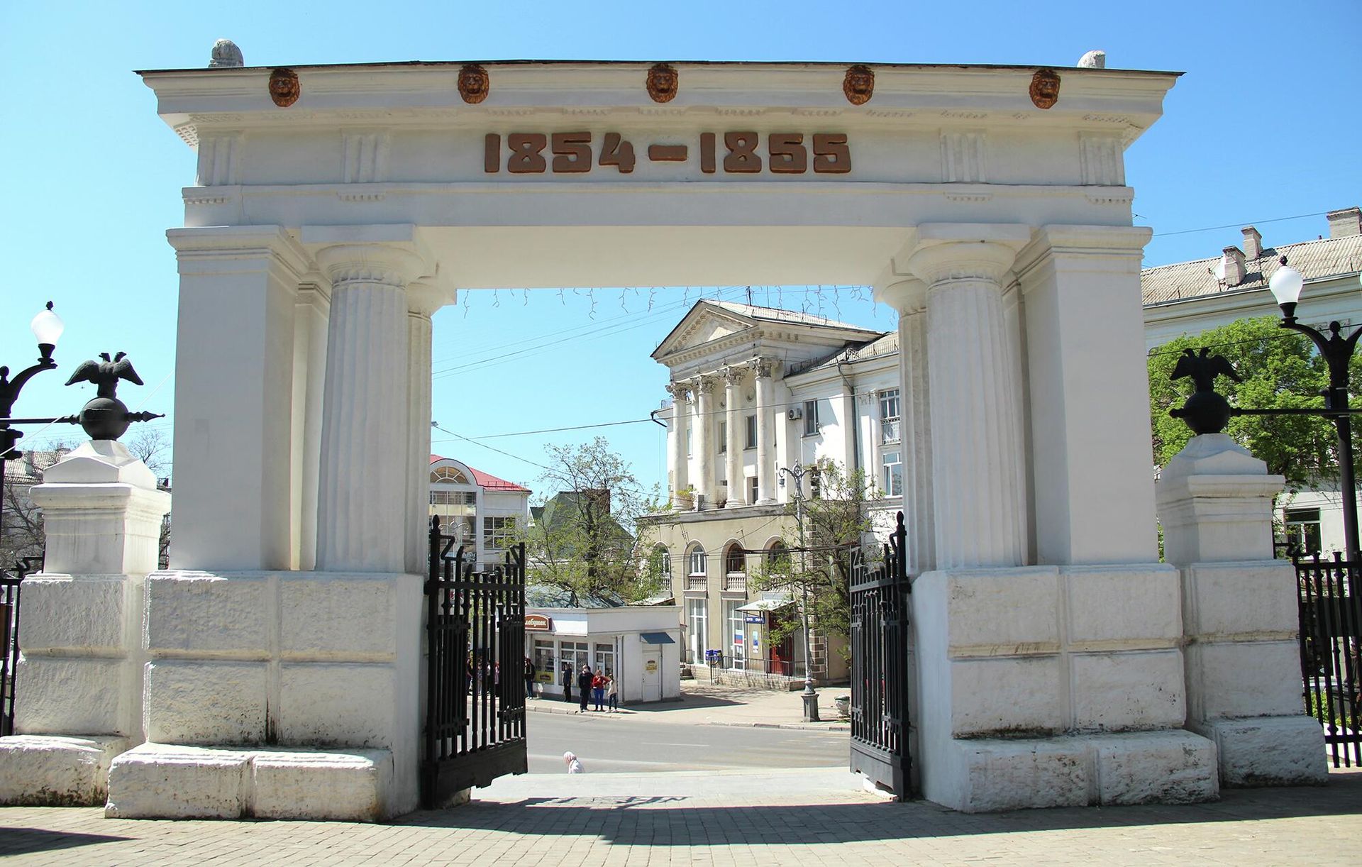 Малахов курган и жилые дома в Севастополе - РИА Новости, 1920, 08.05.2023