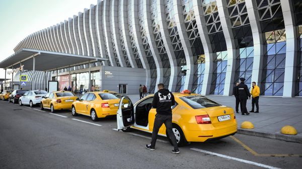 Такси у аэропорта Симферополь