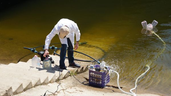 Ученые исследуют воду в Северо-Крымском канале
