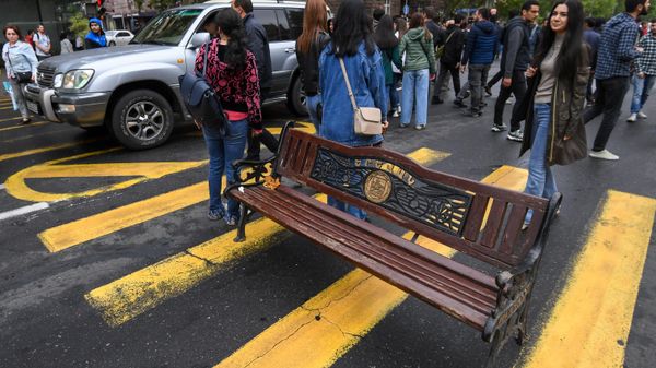 Акции протеста продолжаются в Ереване