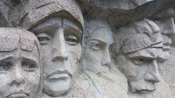 Мемориал на месте расстрелов мирного населения в с. Дубки Симферопольского района