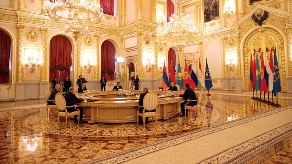 Президент РФ В. Путин принял участие во встреча лидеров государств - членов ОДКБ