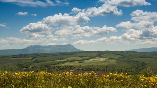 Весна в крымских горах