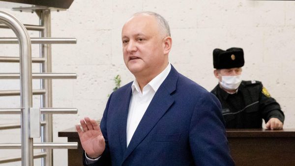 Бывший президент Молдавии И. Додон прибыл в прокуратуру