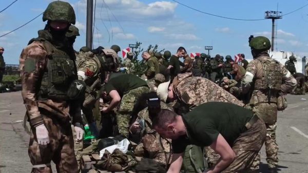 Сдача в плен украинских боевиков
